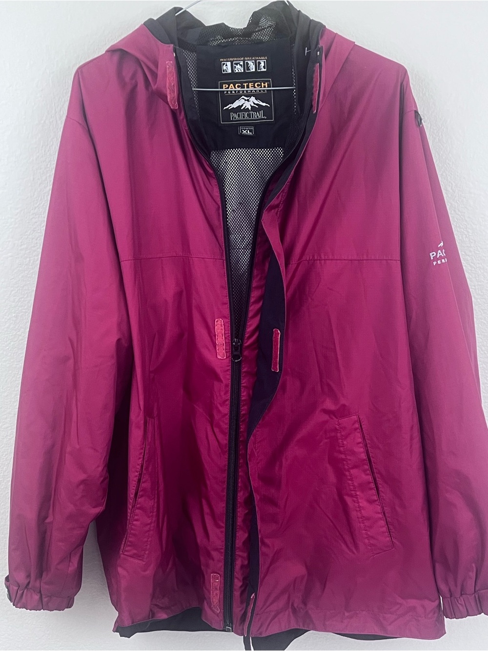 Pacific Trail PacTech Waterproof Jacket XL Burgundy Hooded Rain Windbreaker